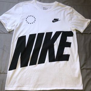 Nike White Graphic Tee